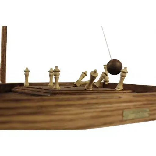 Jeux en bois quilles et potence 61x61x49cm - location Luxembourg - Animakids
