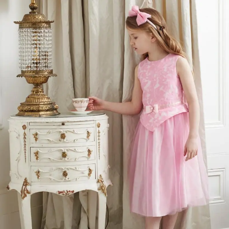 BABY SLEEPING BEAUTY DRESS 12-18 MOIS
